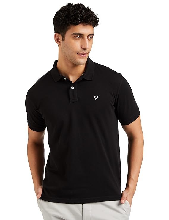 Man wearing black cotton t shirt