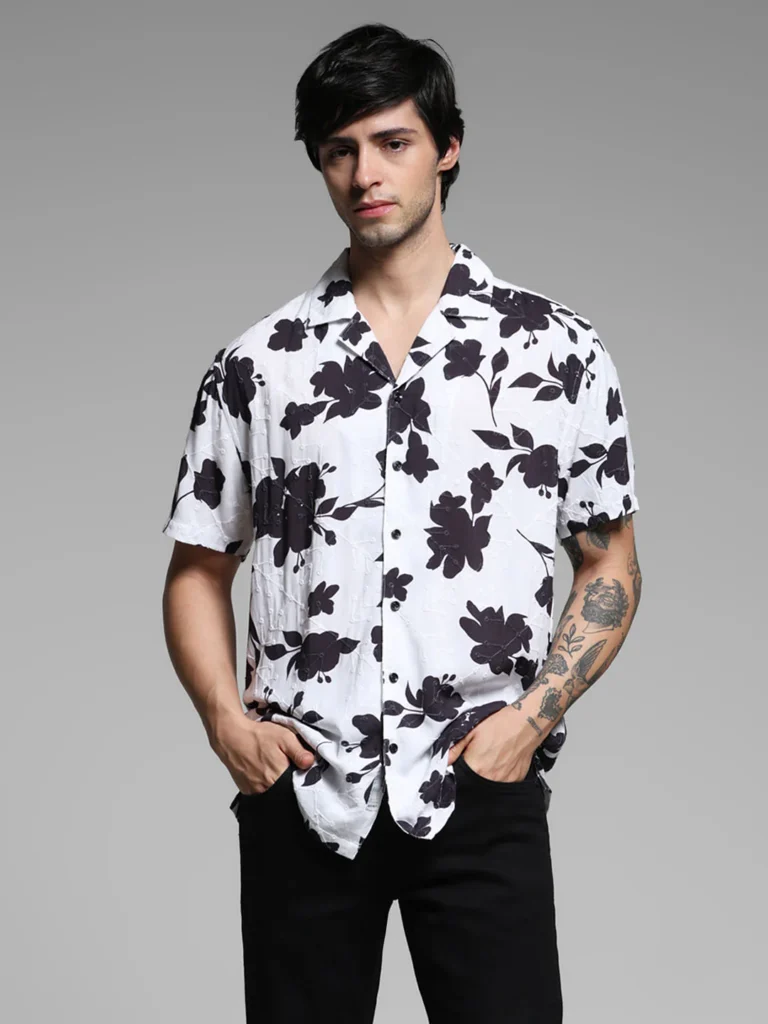 Cotton half sleeves men printed shirt